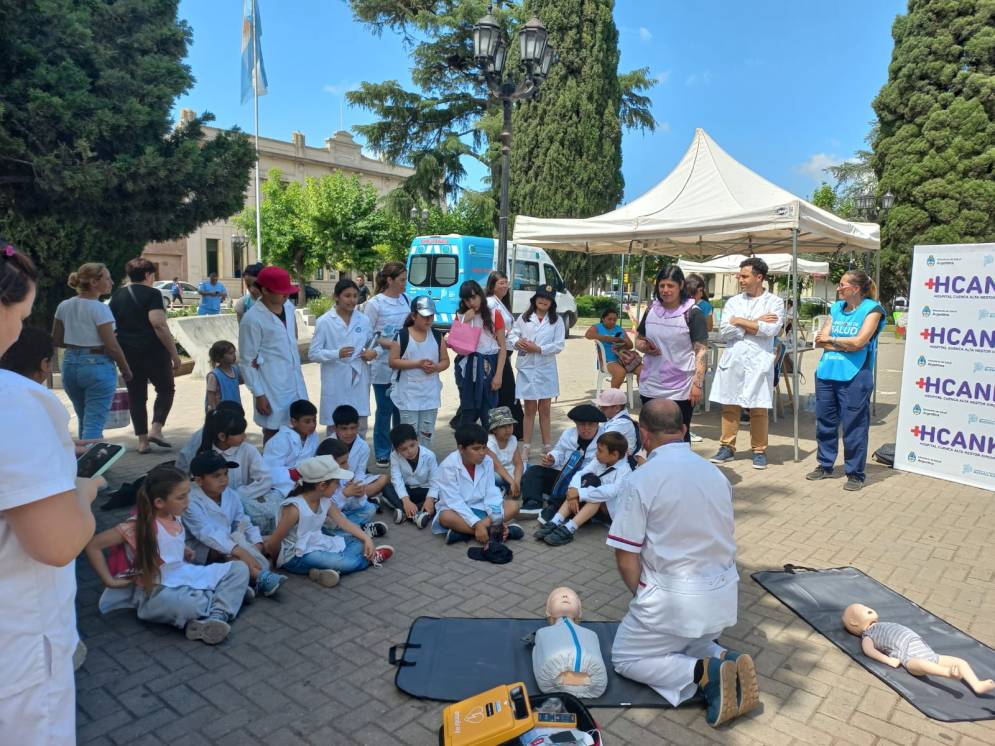 Incluy&oacute; muestra practicas.