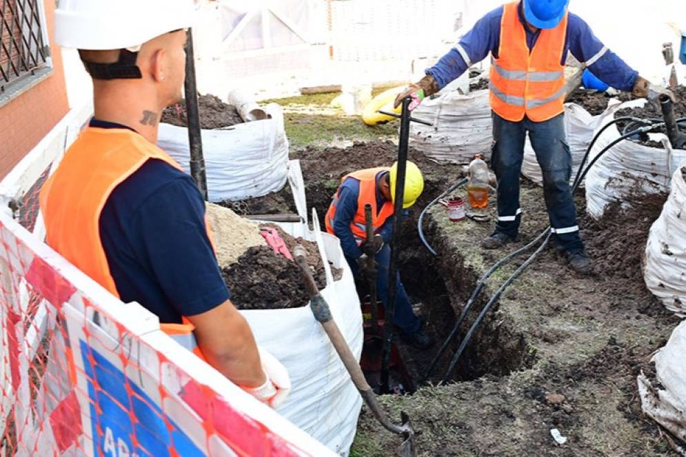 ABSA trabaja en la calle Belgrano de M&aacute;ximo Paz.