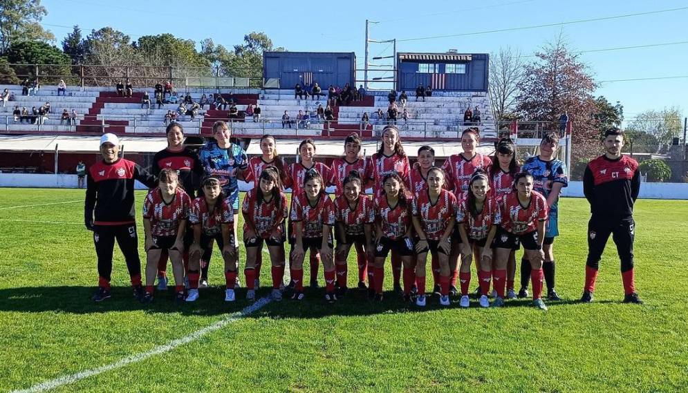 El plantel que logr&oacute; el triunfo en casa.