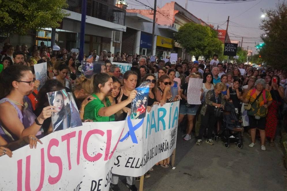 La sociedad reclamando justicia frente a la Fiscal&iacute;a N&deg;1.