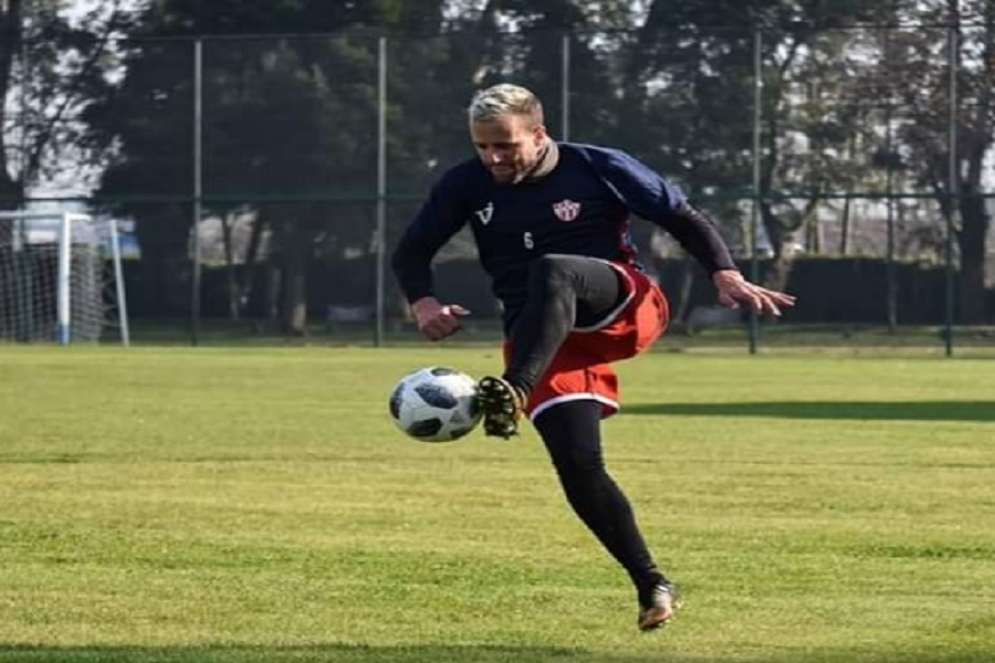 "Tano" Fassione cumpli&oacute; la suspensi&oacute;n. Quinteros se recupera de su tobillo.