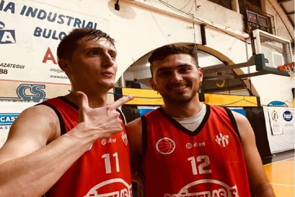 K&aacute;lm&aacute;n Verb&eacute;nyi junto a Bruno Bord&oacute;n.