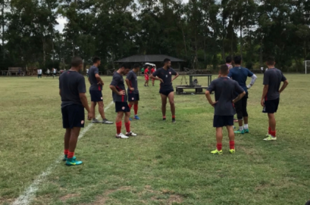 Ca&ntilde;uelas cay&oacute; ante San Miguel en Vicente Casares.