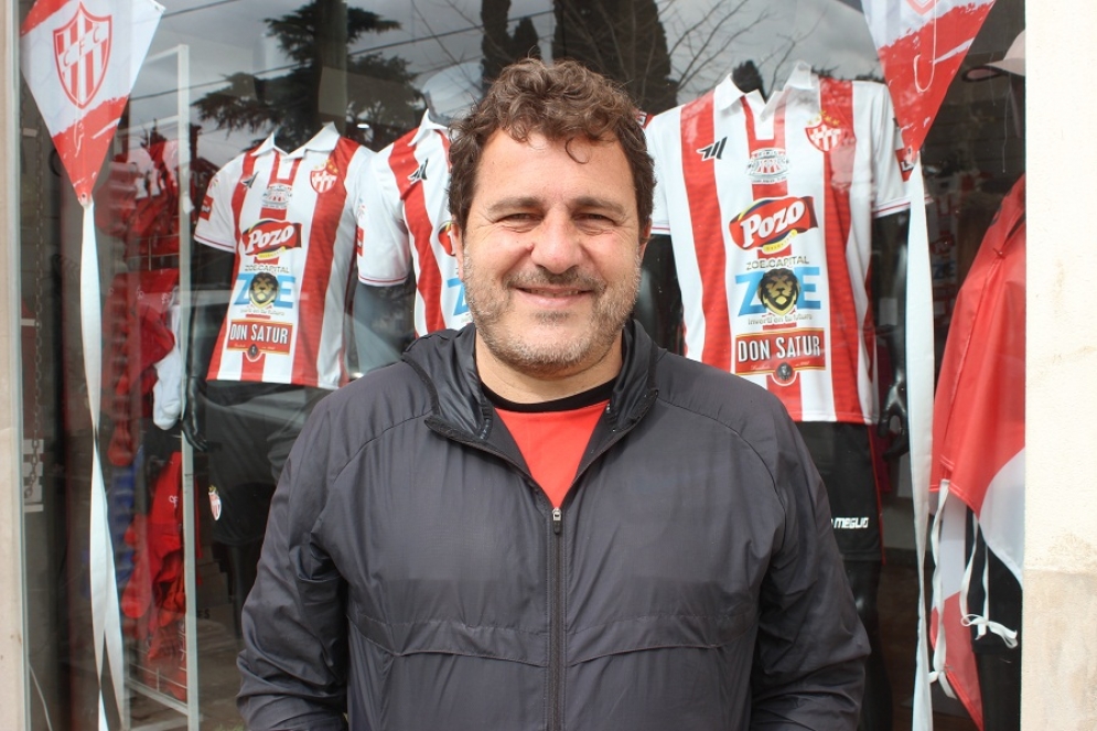 Daniel Roncoli, presidente del Ca&ntilde;uelas F&uacute;tbol Club.