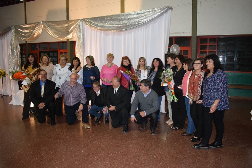 Los docentes jubilados en el presente a&ntilde;o fueron homenajeados