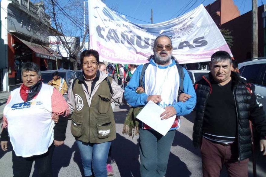 Movilizaci&oacute;n contra las medidas del gobierno nacional y provincial en Ca&ntilde;uelas
