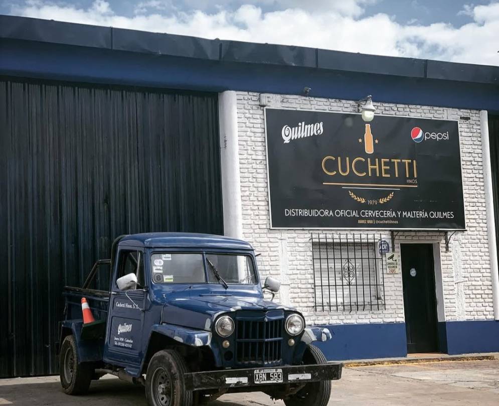 La hist&oacute;rica distribuidora de bebidas cedi&oacute; parte de sus acciones a una empresa de Virrey del Pino.