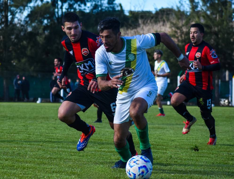 Uribe, con bronca por los dos puntos perdidos (FOTO ARCHIVO: Instagram: @jf_fotografias15).