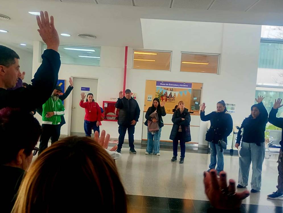 Hubo una asamblea en el hall del nosocomio.