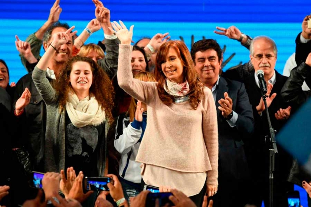 CFK se impuso por m&aacute;s de 900 votos en Ca&ntilde;uelas