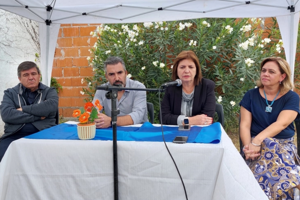 Bullrich brindando una conferencia de prensa en Ca&ntilde;uelas.