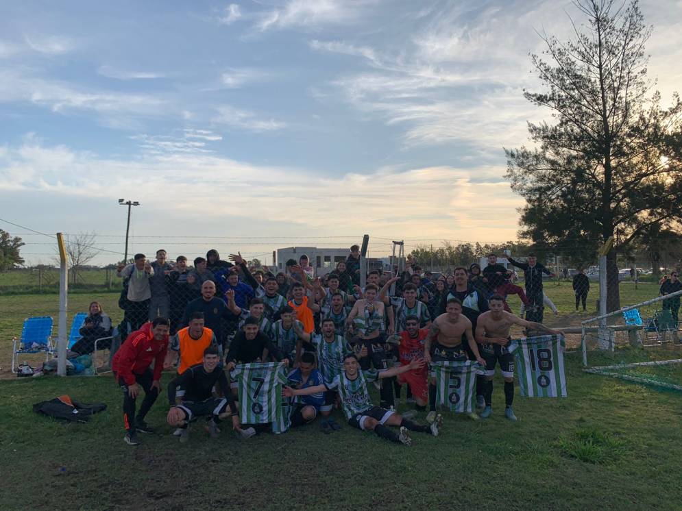 En el atardecer de Uribe, festej&oacute; la&nbsp;visita.