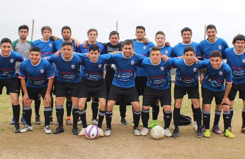 "Los Trabajadores" golearon y son l&iacute;deres absolutos de la Zona 2.