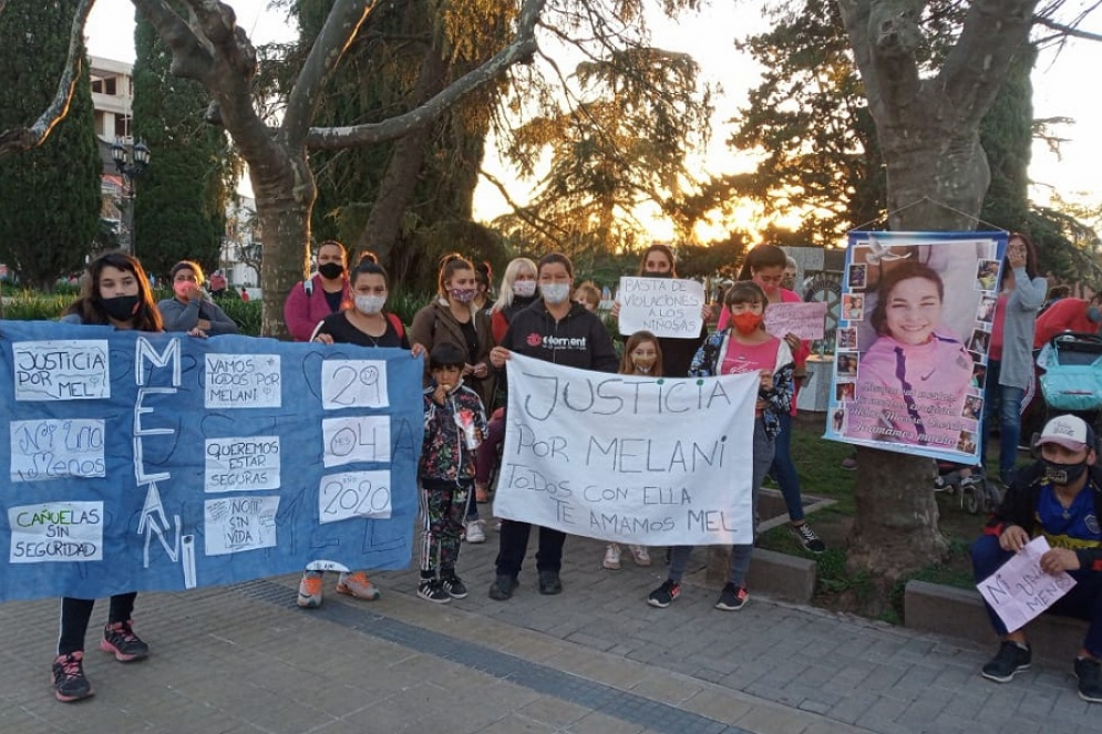 Vecinos se manifestaron este martes, en la Plaza San Mart&iacute;n. 