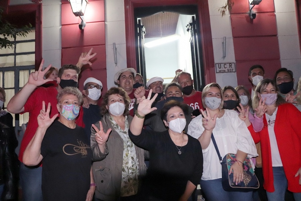 Los tres dedos y las boinas, un cl&aacute;sico. Ph: Germ&aacute;n Cena