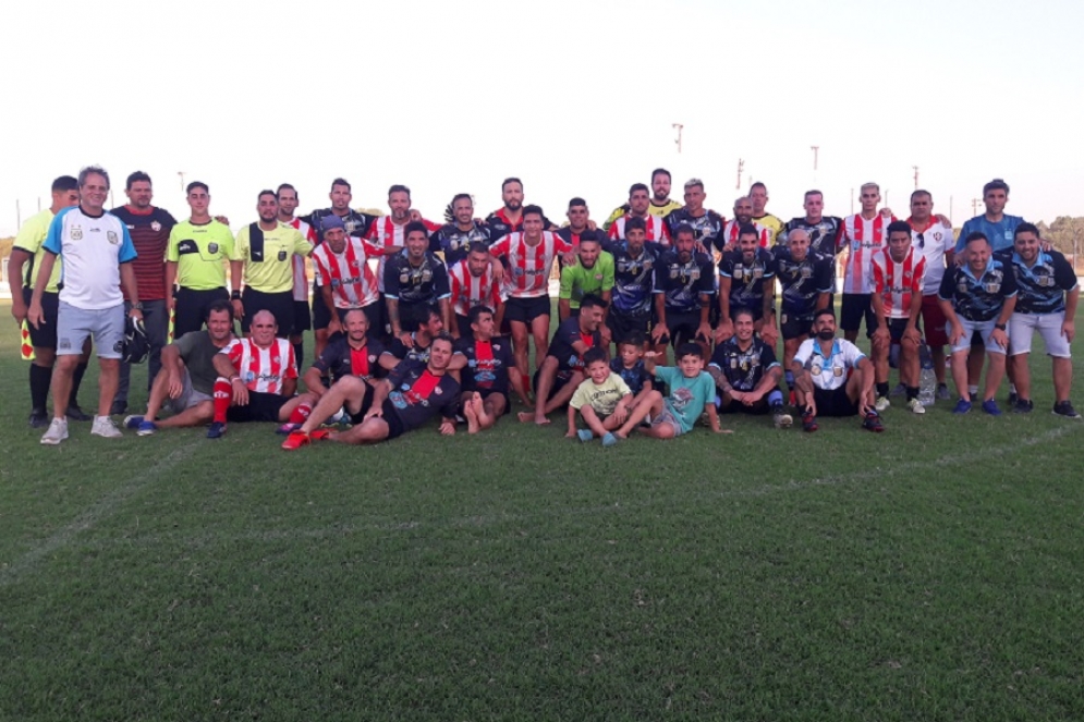 El F&uacute;tbol Senior de Ca&ntilde;uelas se enfrent&oacute; al seleccionado argentino