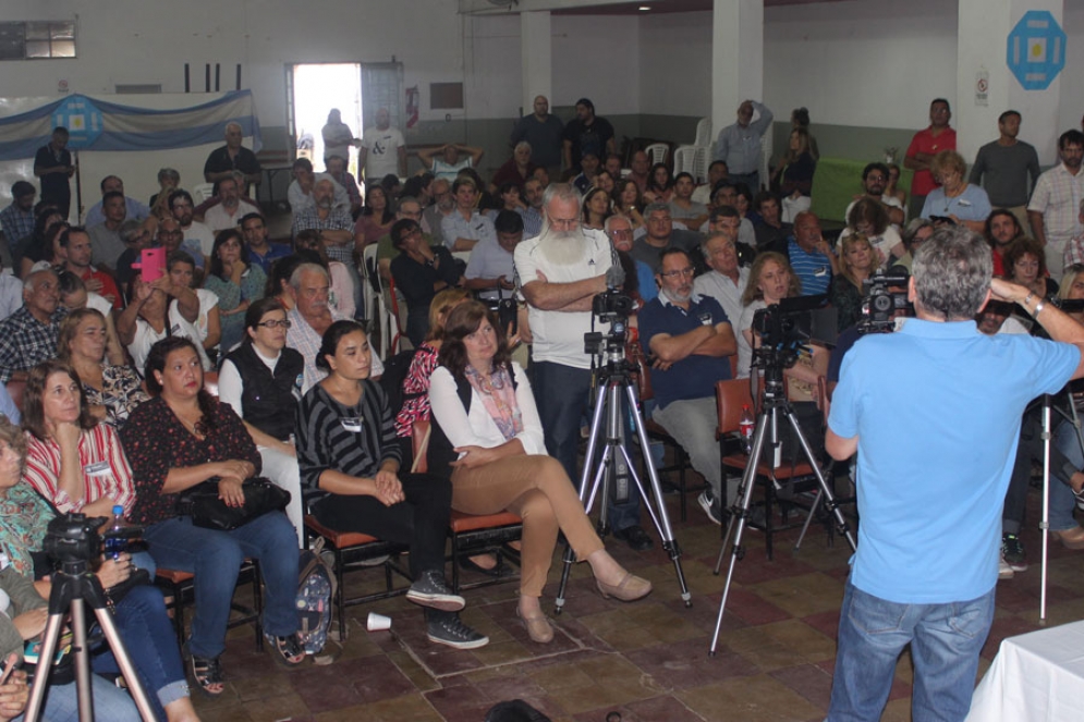 Agust&iacute;n Rossi: "para ganar las elecciones tenemos que hablar de futuro"