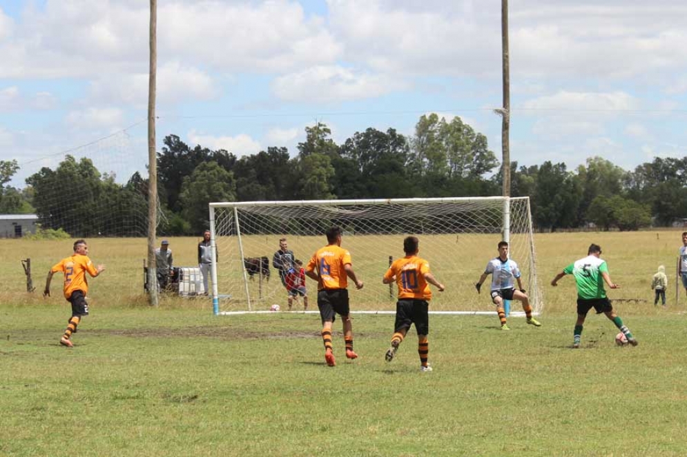 Liga de F&uacute;tbol: Atl&eacute;tico Sur y La Academia finalistas