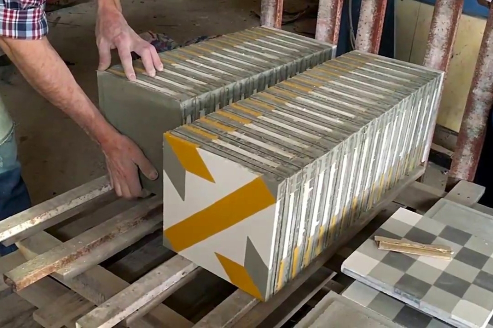 La f&aacute;brica esta ubicada sobre Avenida Del Carmen N&deg;2300.