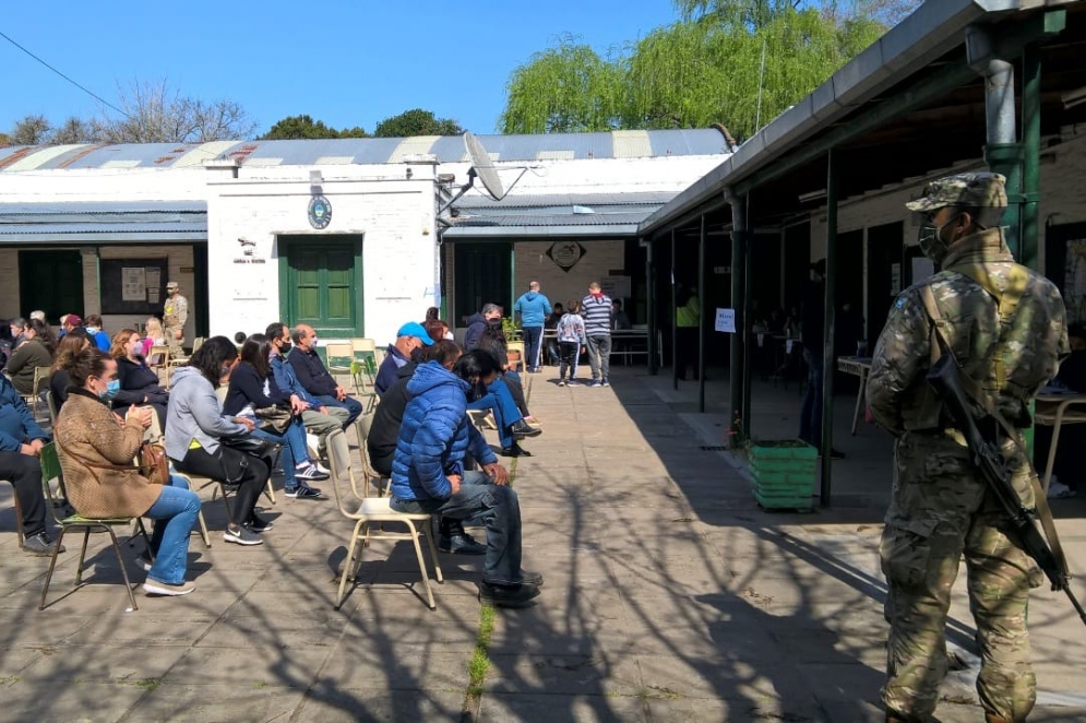 Vot&oacute; el 64% del padr&oacute;n electoral.