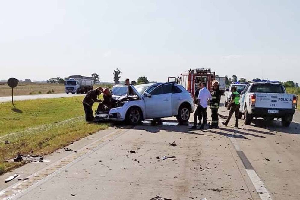 Bomberos y polic&iacute;a actuando en el&nbsp;lugar.