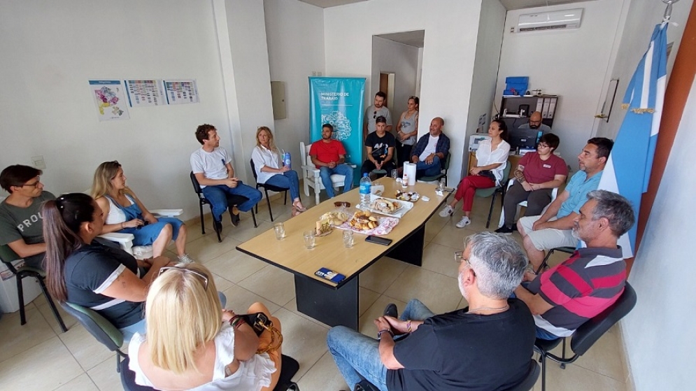 Postal de la reuni&oacute;n.