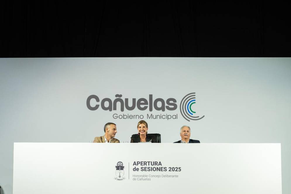 La jefa comunal expuso alrededor de una hora y media.