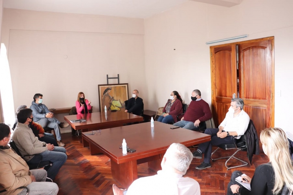 La imagen difundida por el gobierno de la reuni&oacute;n. 