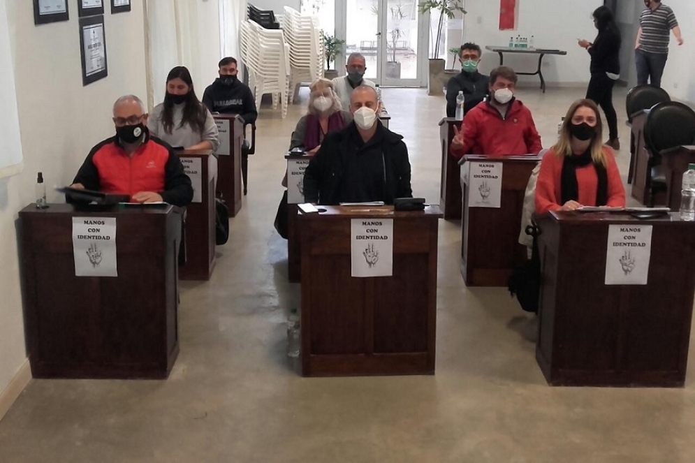 El bloque de concejales del Frente de Todos este jueves durante la sesi&oacute;n. 