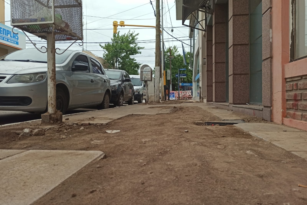 Las obras continuar&aacute;n en veredas de Brandsen, Lara, 25 de Mayo y tres tramos m&aacute;s de Rivadavia. 
