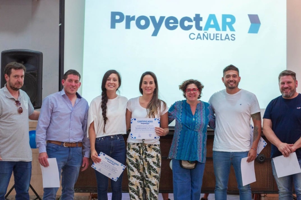 Dirigentes de distintos sectores acompa&ntilde;aron a la diputada en el brindis de fin de a&ntilde;o.