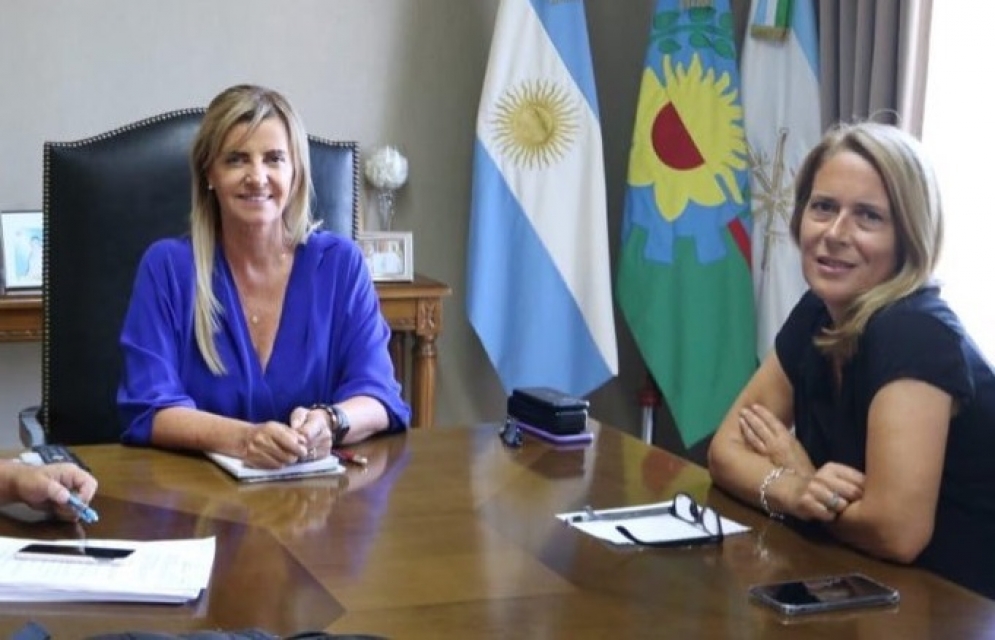 Marisa Fassi junto a Valeria R&iacute;os. 