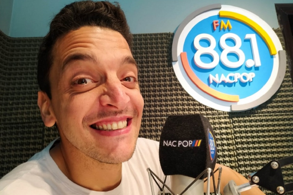 "Memo" ya se prob&oacute; el traje de conductor.