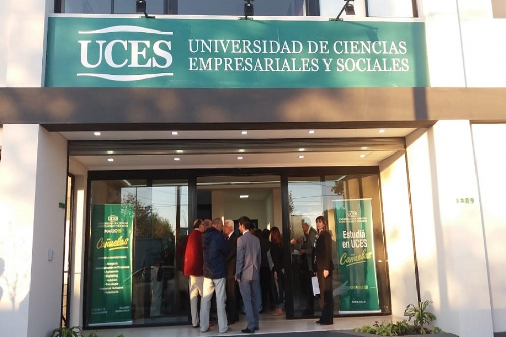 El ingreso de la nueva sede de la universidad en San Vicente y Ant&aacute;rtida Argentina.