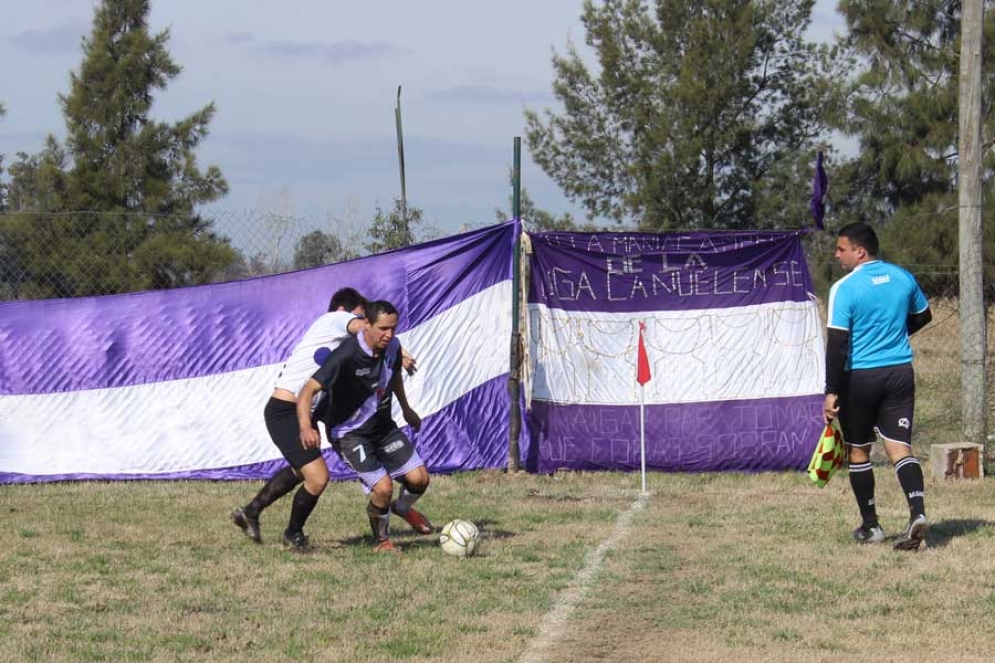 Villa Mar&iacute;a gole&oacute; en un partido clave.