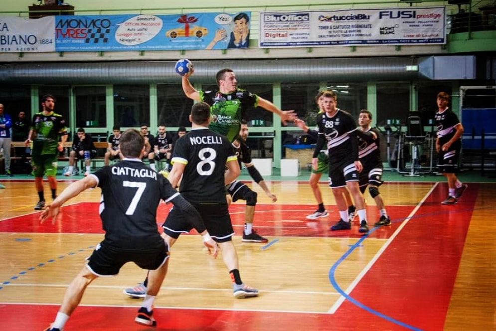 Morettin atacando el arco rival.