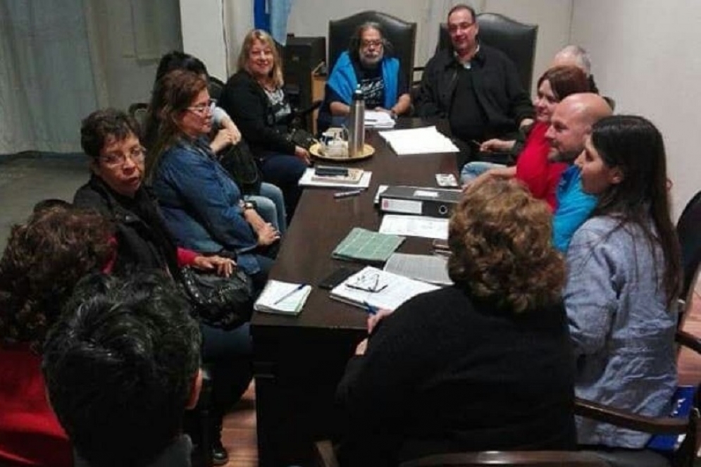 La foto de la &uacute;ltima reuni&oacute;n sin los representantes del Consejo Escolar. 