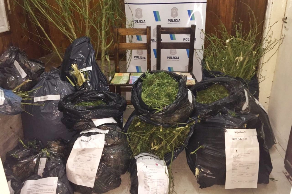 M&aacute;s de 100 kilos de marihuana en la Comisar&iacute;a 2&deg; de M&aacute;ximo Paz.