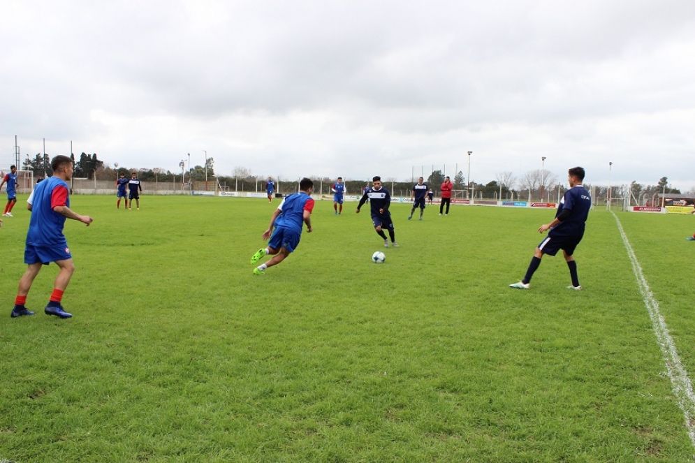 Doble triunfo para Ca&ntilde;uelas en su tercer amistoso