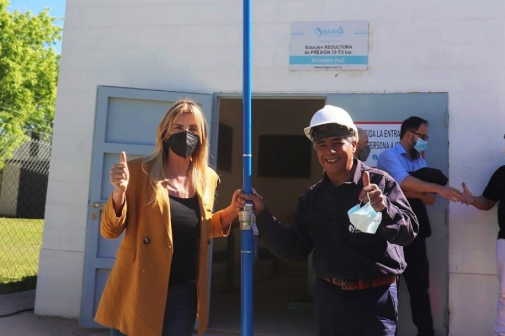 La intendenta encendi&oacute; la tradicional antorcha como s&iacute;mbolo de celebraci&oacute;n. 