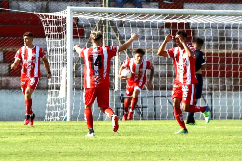 Gol de Gabriel L&oacute;pez para el empate
