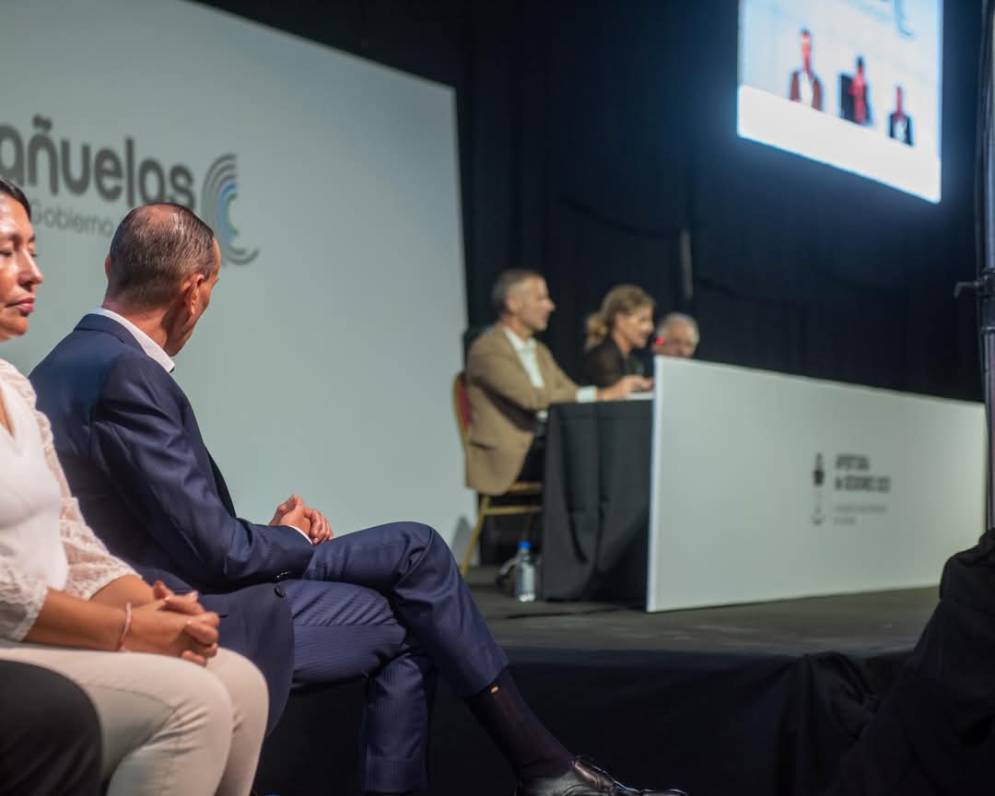 Arrieta acompa&ntilde;o y sigui&oacute; de cerca el discurso de la intendenta&nbsp;Fassi.
