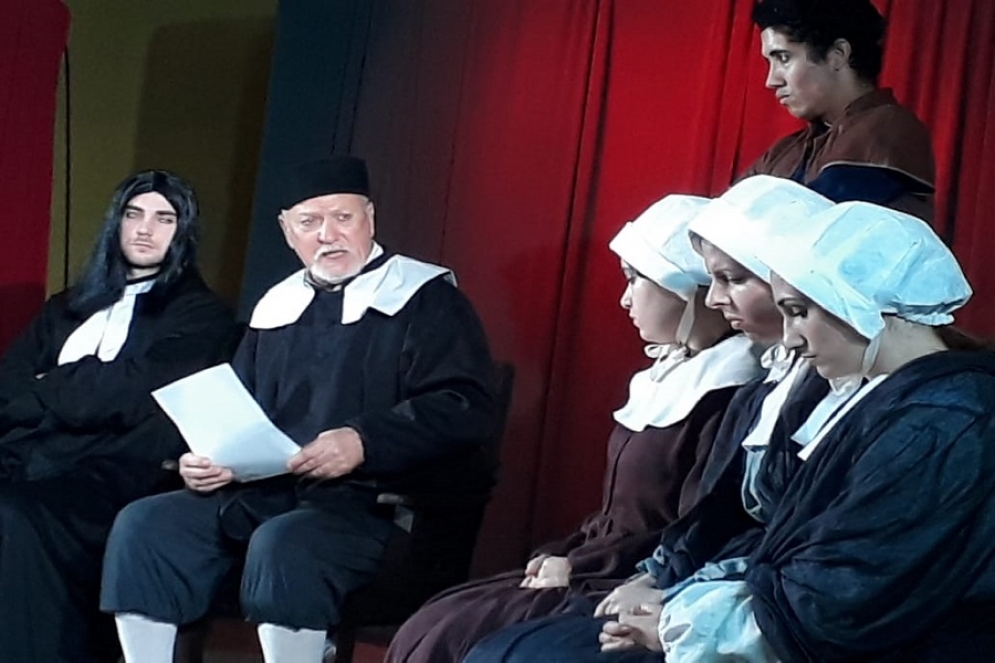 M&aacute;s de 200 personas presenciaron Las Brujas de Salem