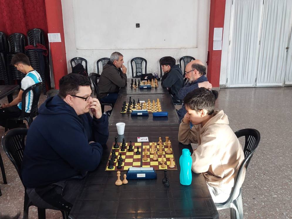 Del Valle gan&oacute; el cruce de ca&ntilde;uelenses.