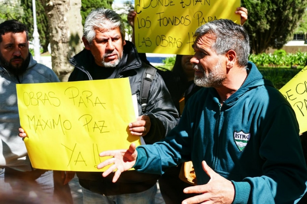 Daniel Su&aacute;rez estuvo acompa&ntilde;ado por manifestantes de M&aacute;ximo Paz.