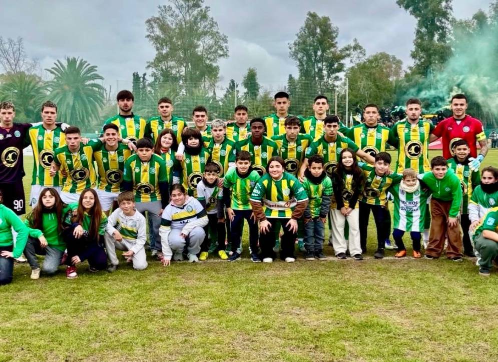 La Sub 25 logr&oacute; el campeonato frente a San Miguel de Las Heras. (FOTO: Instagram @uribelarrea.fc.ok).