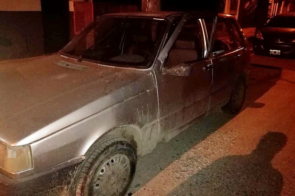 El autom&ograve;vil fue forzado en la puerta del conductor