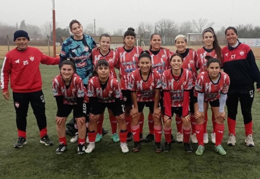 Las chicas de Ca&ntilde;uelas FC tuvieron un gran arranque, pero Italiano capitaliz&oacute; en la red. / FOTO: Prensa CFC.