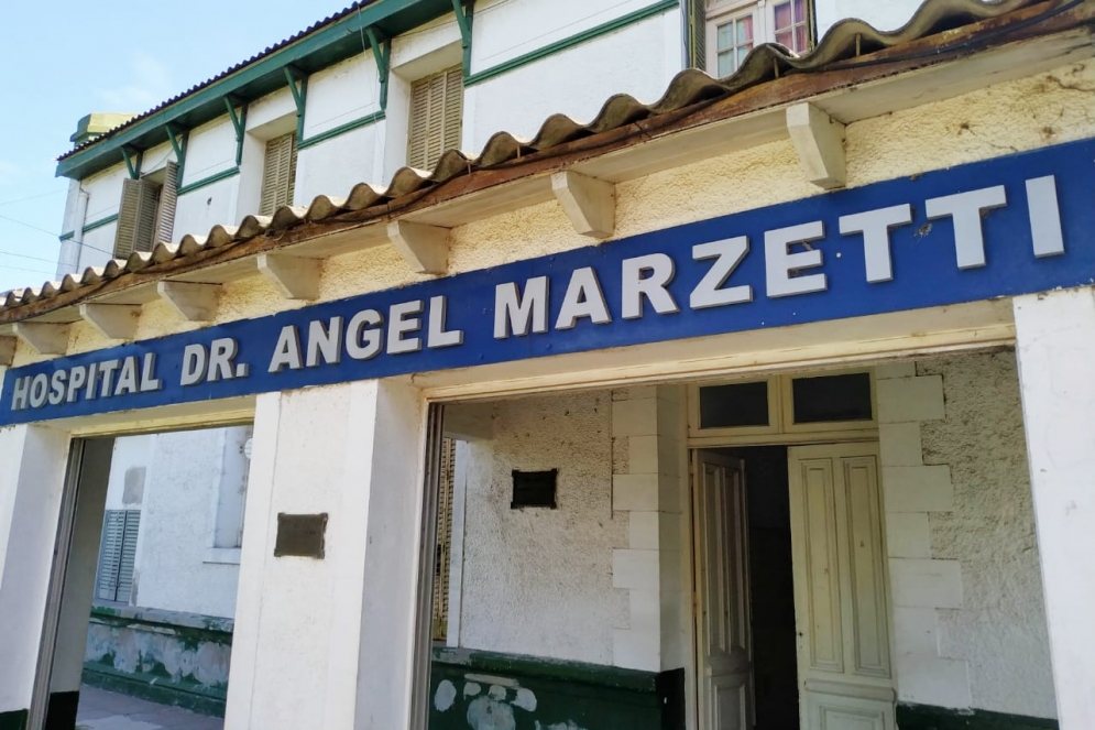 La mujer lleg&oacute; con s&iacute;ntomas de dengue al hospital local.