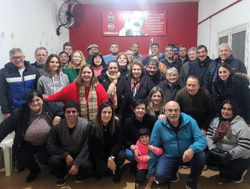La reuni&oacute;n de anoche, en calle Mitre.